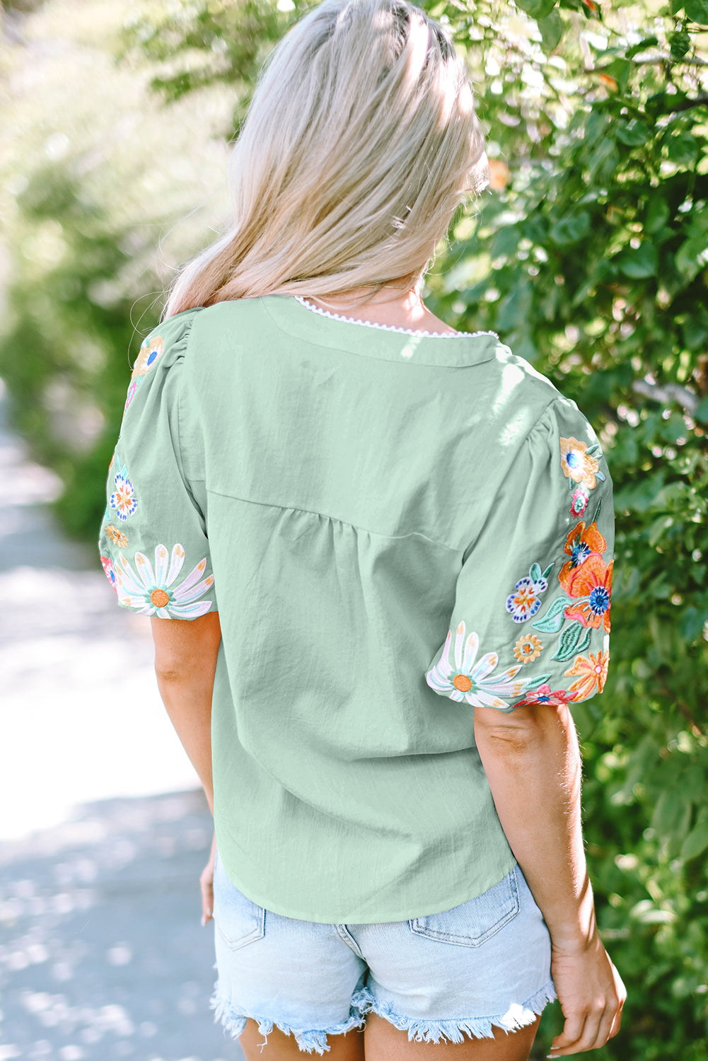 Floral Embroidered Puffed Sleeve Blouse